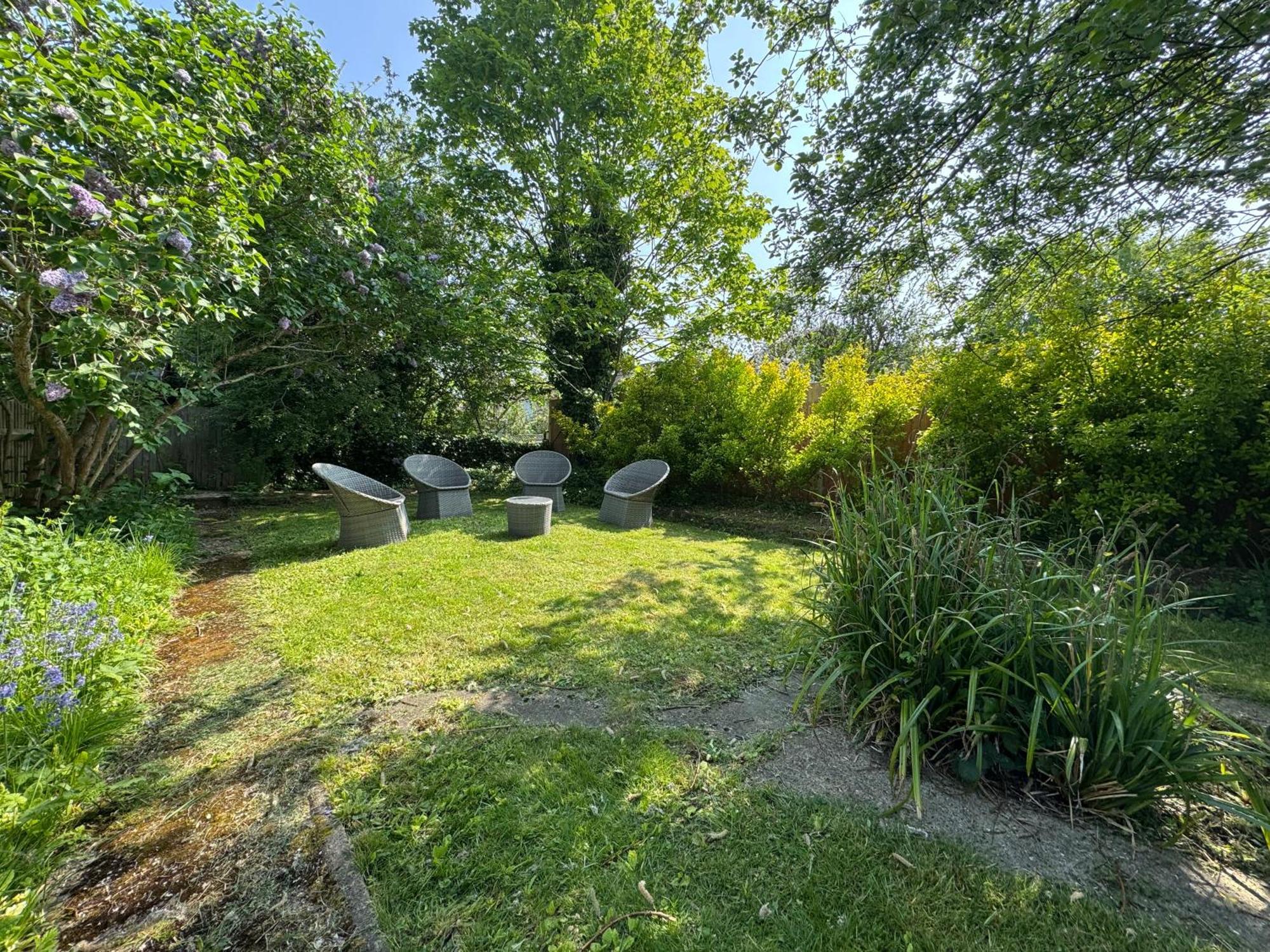 Surbiton Home With Free Parkings, Surbiton, Kingston Upon Thames, Surrey, Greater London Uk Exterior foto